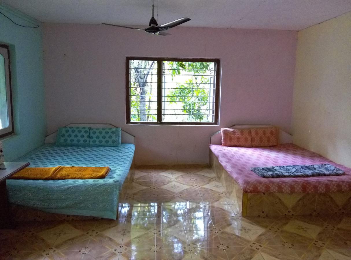 Om Shree Bed And Breakfast Harihareshwar Eksteriør bilde