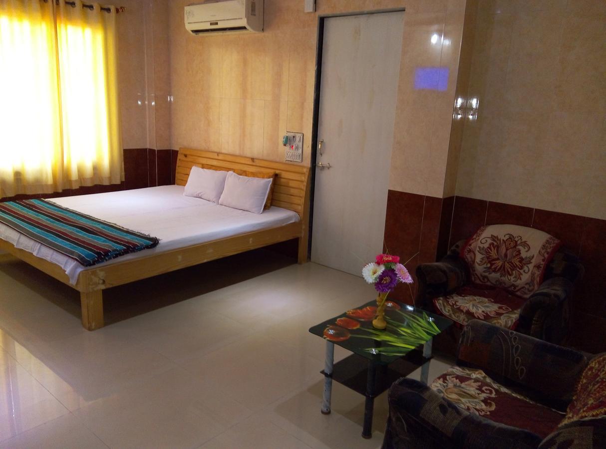 Om Shree Bed And Breakfast Harihareshwar Eksteriør bilde
