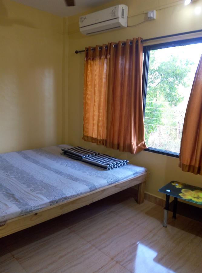 Om Shree Bed And Breakfast Harihareshwar Eksteriør bilde