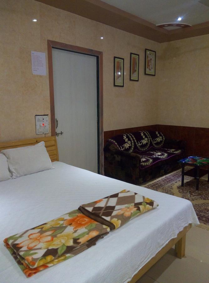 Om Shree Bed And Breakfast Harihareshwar Eksteriør bilde