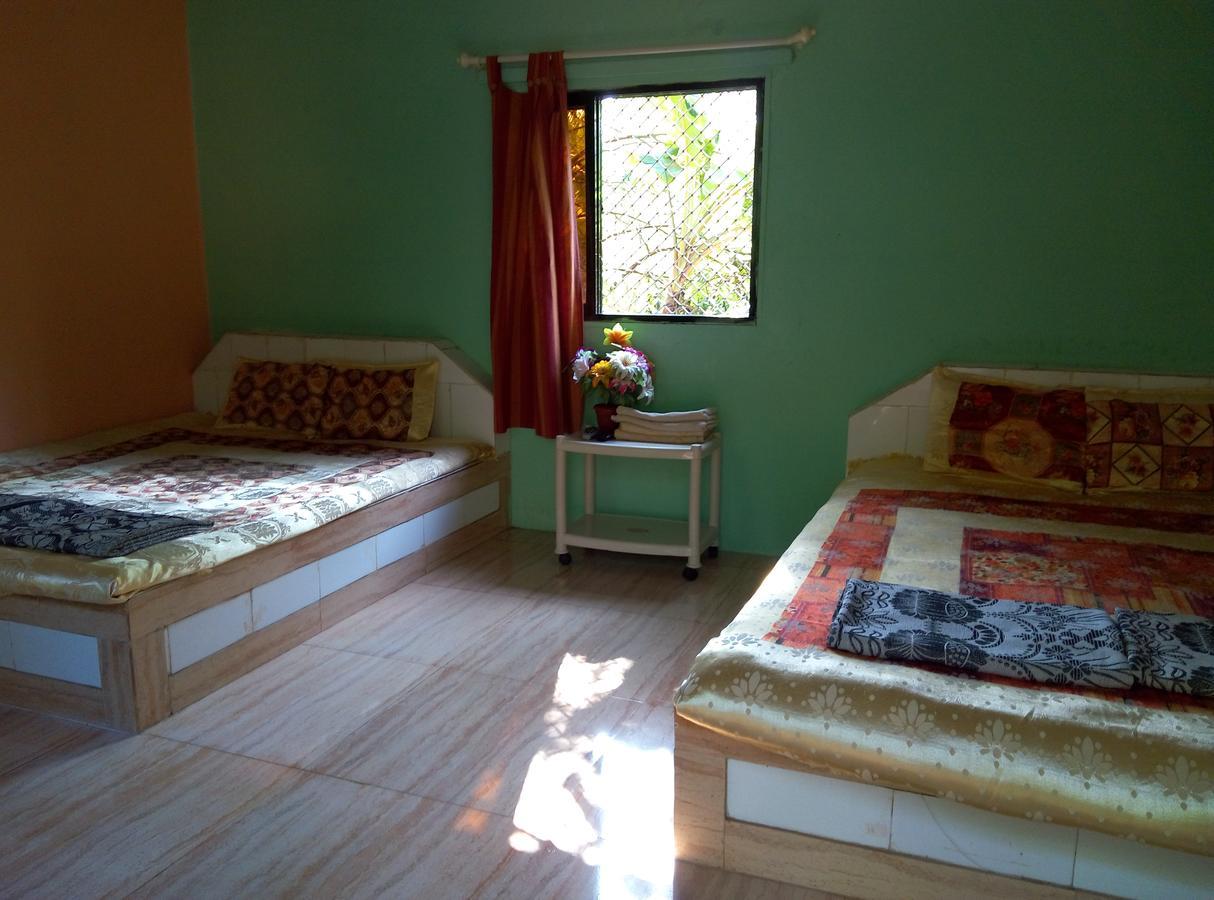 Om Shree Bed And Breakfast Harihareshwar Eksteriør bilde